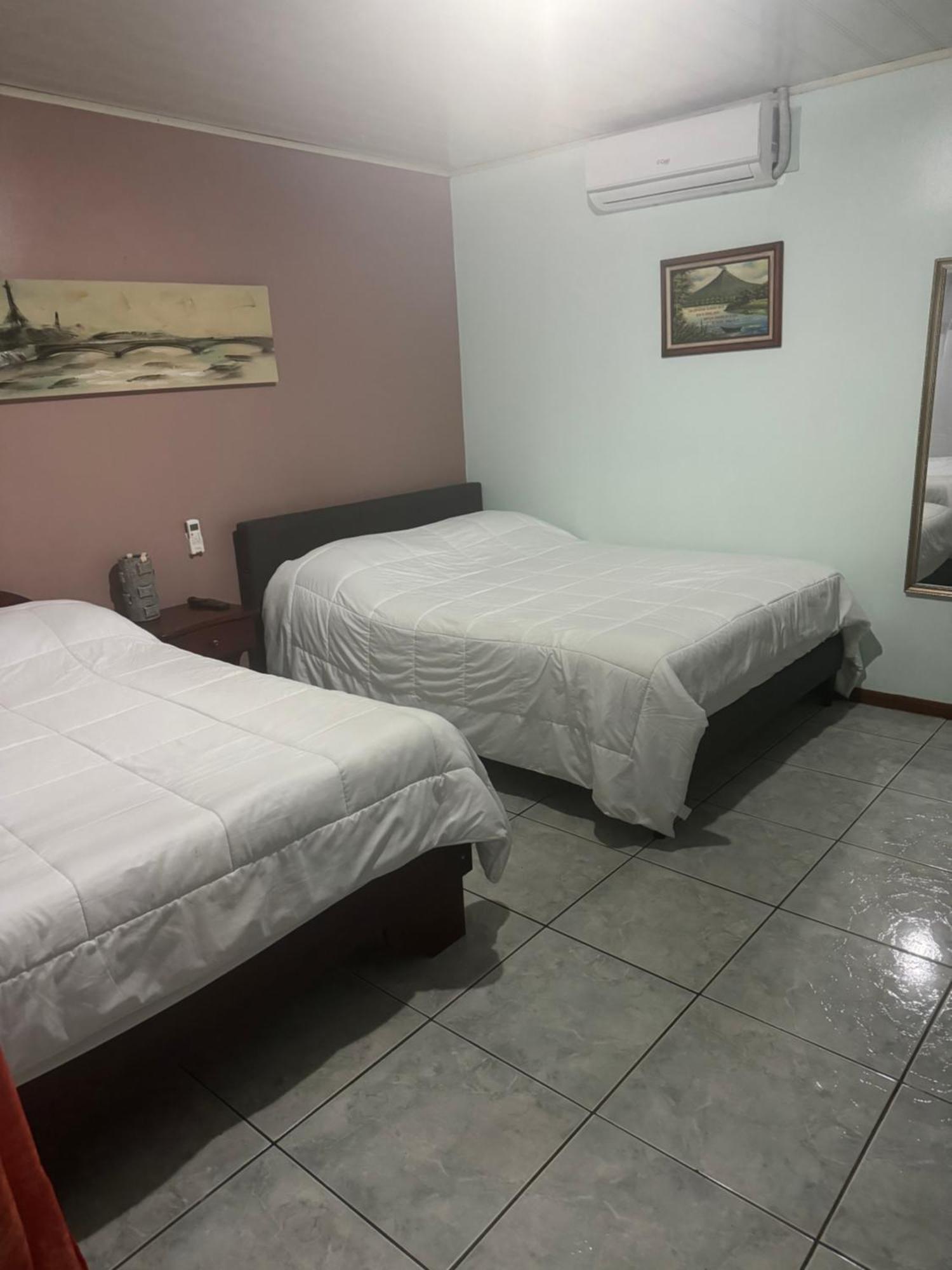 Hotel Vale'S Chiles  ภายนอก รูปภาพ